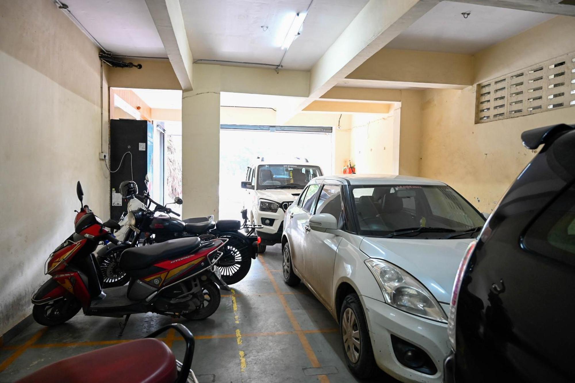 Adiraj Residency Navi Mumbai Exterior foto